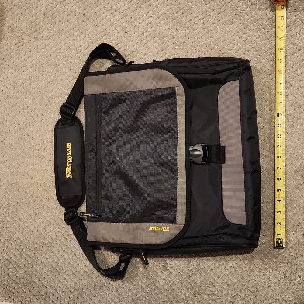 NEW Targus Double Laptop bag / messenger bag NEW